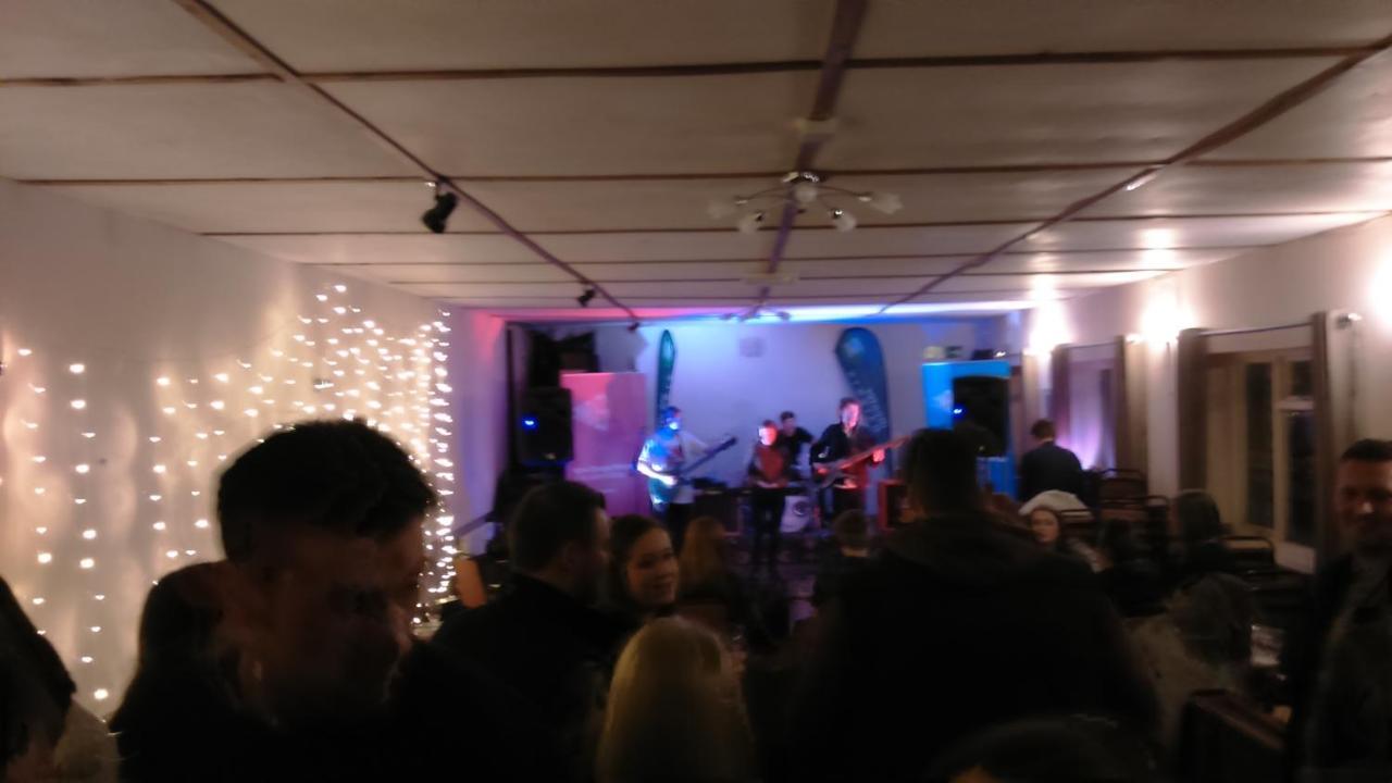 Old New Inn, Llanfyllin 外观 照片
